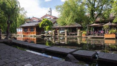 探索世界,问答平台一公斤重的石榴石值多少钱?